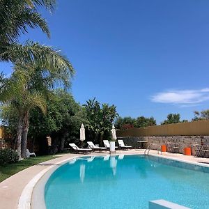 Carone Suite-Charme&Pool